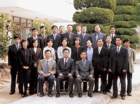 2004년도 선생님 단체사진